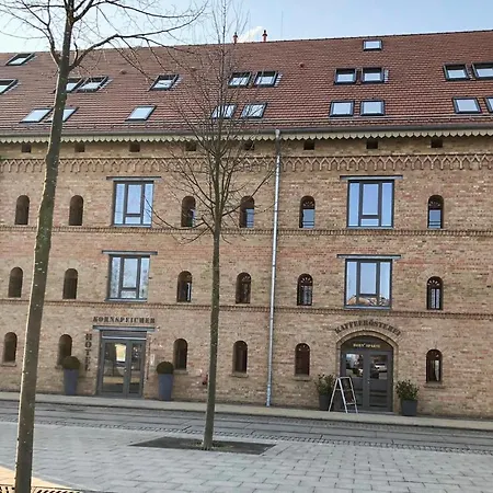 Stunning Ship In Neuruppin With House Sea View 보트호텔 노이슈트렐리츠